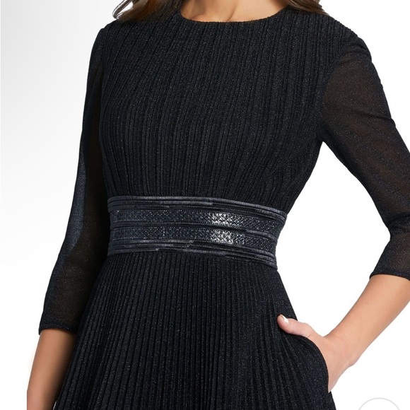 SHIMMERING PLEATED A-LINE 3/4 SLEEVE GOWN - Picture 4 of 5